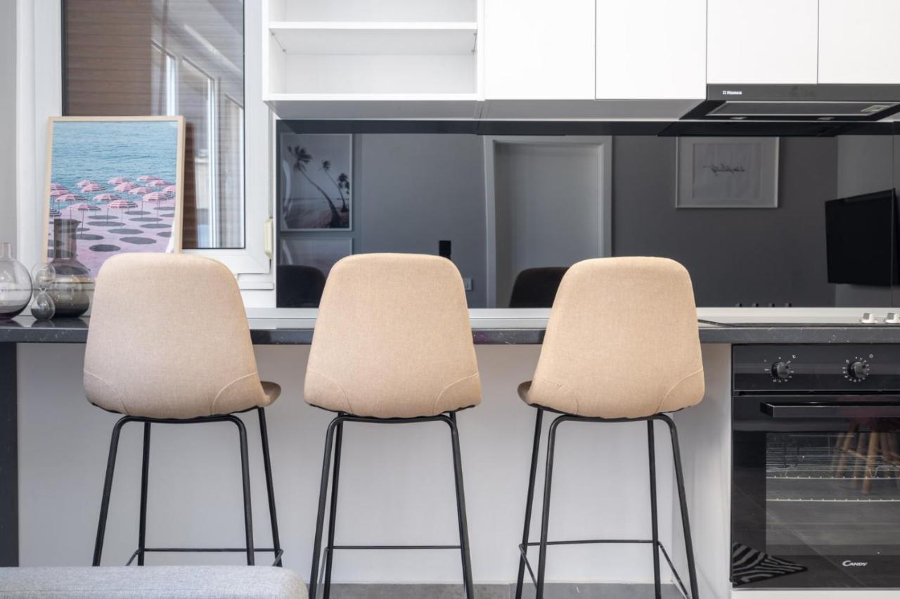Minimalist Design Apartament In Magheru Bukarest Kültér fotó