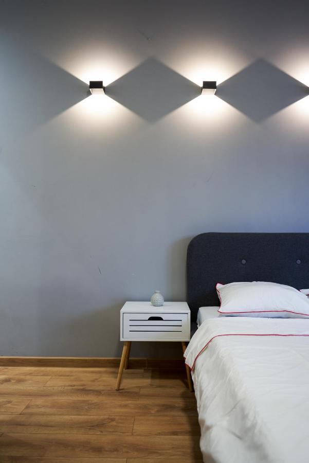 Minimalist Design Apartament In Magheru Bukarest Kültér fotó